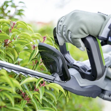 LUX 20V Heggenschaar + 2,0Ah Accu + Lader 4 LUX 20V Heggenschaar + 2,0Ah Accu + Lader - Afbeelding 2