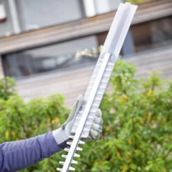 LUX 20V Heggenschaar + 2,0Ah Accu + Lader 18 LUX 20V Heggenschaar + 2,0Ah Accu + Lader -Makitar Winkel 123 2457