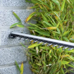 LUX 20V Heggenschaar + 2,0Ah Accu + Lader 24 LUX 20V Heggenschaar + 2,0Ah Accu + Lader -Makitar Winkel 123 2463