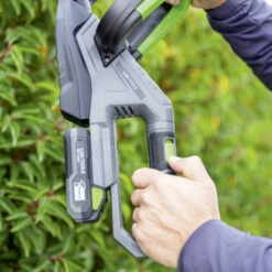 LUX 20V Heggenschaar + 2,0Ah Accu + Lader 28 LUX 20V Heggenschaar + 2,0Ah Accu + Lader -Makitar Winkel 123 2467