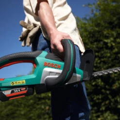 Bosch 36V Heggenschaar AdvancedHedgeCut 65cm (Incl. 2.0Ah Accu + Lader) -Makitar Winkel 123 2474