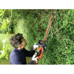 Black & Decker BLACK+DECKER 18V Heggenschaar GTC18504PC Incl. 4.0 Ah Accu -Makitar Winkel 123 2580