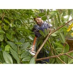 Black & Decker BLACK+DECKER Elektrische Heggenschaar BEHTS451-QS 8 Black & Decker BLACK+DECKER Elektrische Heggenschaar BEHTS451-QS -Makitar Winkel 123 3223