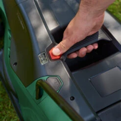 Bosch Elektrische Grasmaaier Universal Rotak 550 36cm 1300W 9 Bosch Elektrische Grasmaaier Universal Rotak 550 36cm 1300W -Makitar Winkel 123 3391