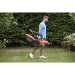 Black & Decker BLACK+DECKER 2x18V Grasmaaier BCMW33184L2-QW 33 Cm Incl. Twee 4,0 Ah Accu's -Makitar Winkel 123 3403